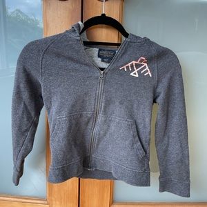 Pendleton Siz 6/7 but fits like a 6. So comfortable!